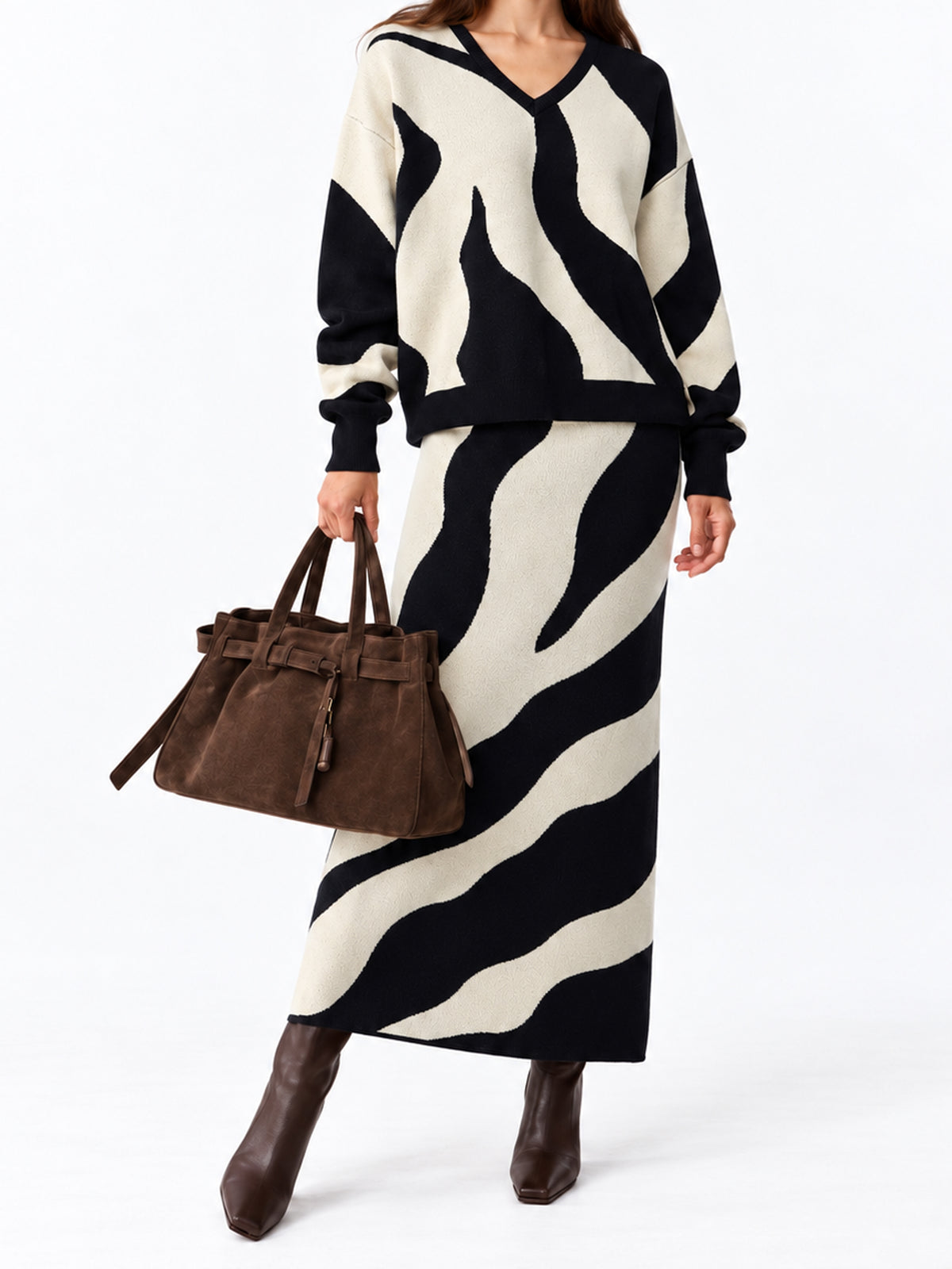 Monochrome Swirl Print Knit Pullover
