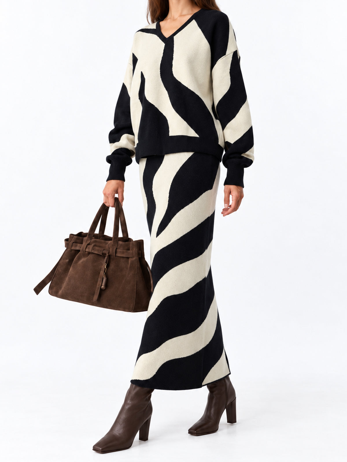 Monochrome Swirl Print Knit Pullover